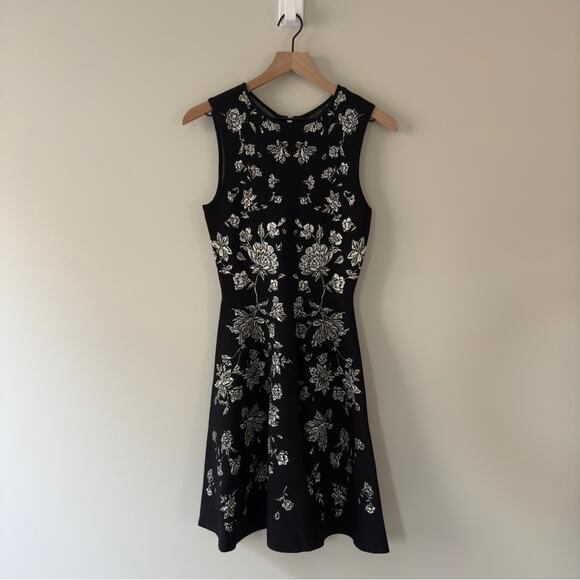 Ted Baker Naomyy Floral Jacquard Dress Mini A-Line Sleeveless round neck zip up - Picture 2 of 13